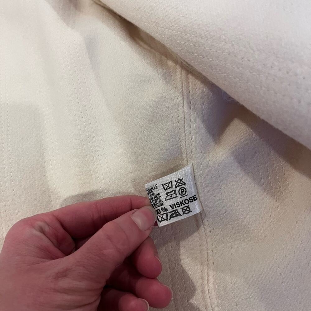 Louis Feraud Sakowitz Paris cream 100% viscose blazer - Picture 4 of 5